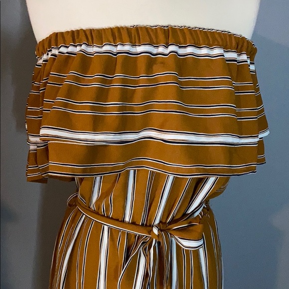 Excellent condition off shoulder romper - Picture 2 of 8